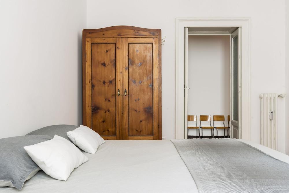 Macchi Master Guest apartment