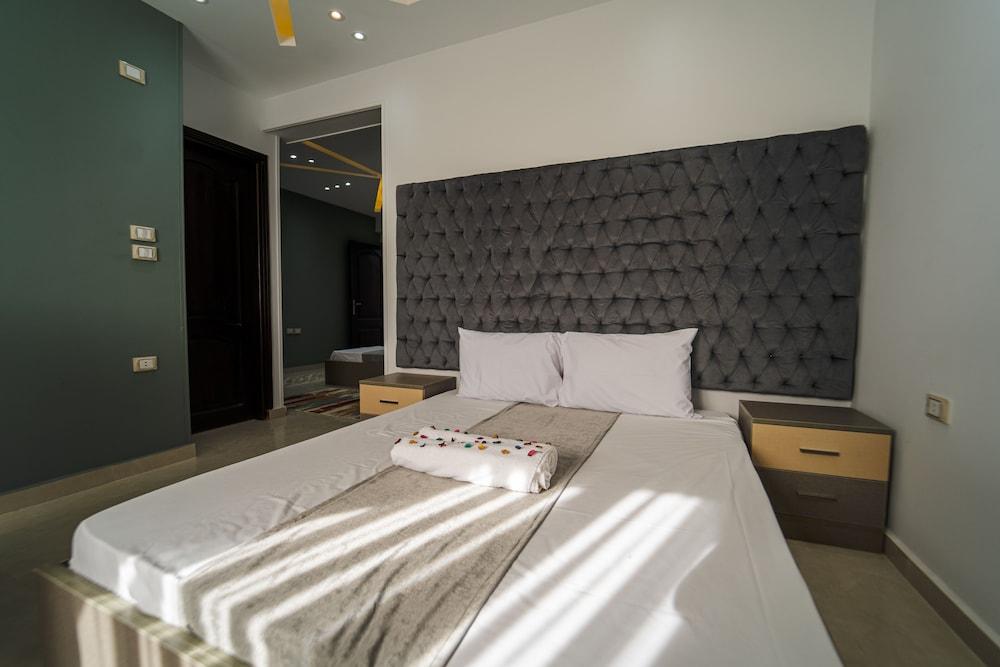 Gardenia Pyramids View Inn - Rooftop