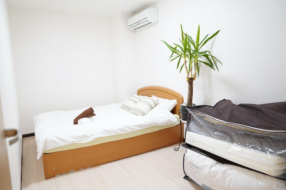 Metro Hanazonocho Apartment 2