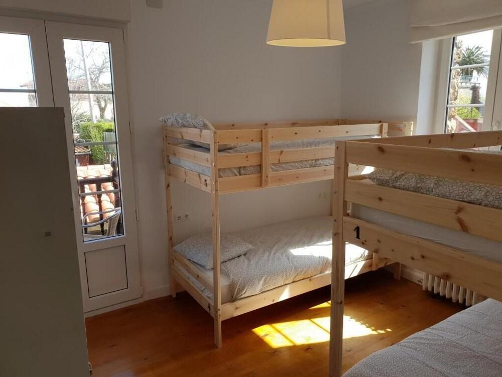 Totora Surf School & House