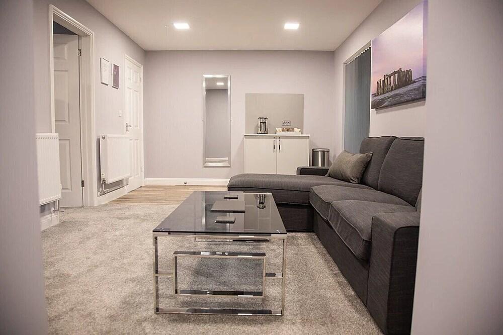 The Annexe @ Elmbank - Adults Only