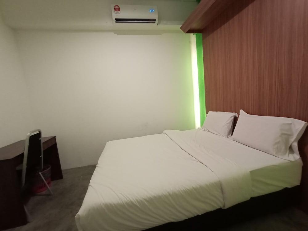 SPOT ON 89909 Stay-on 002