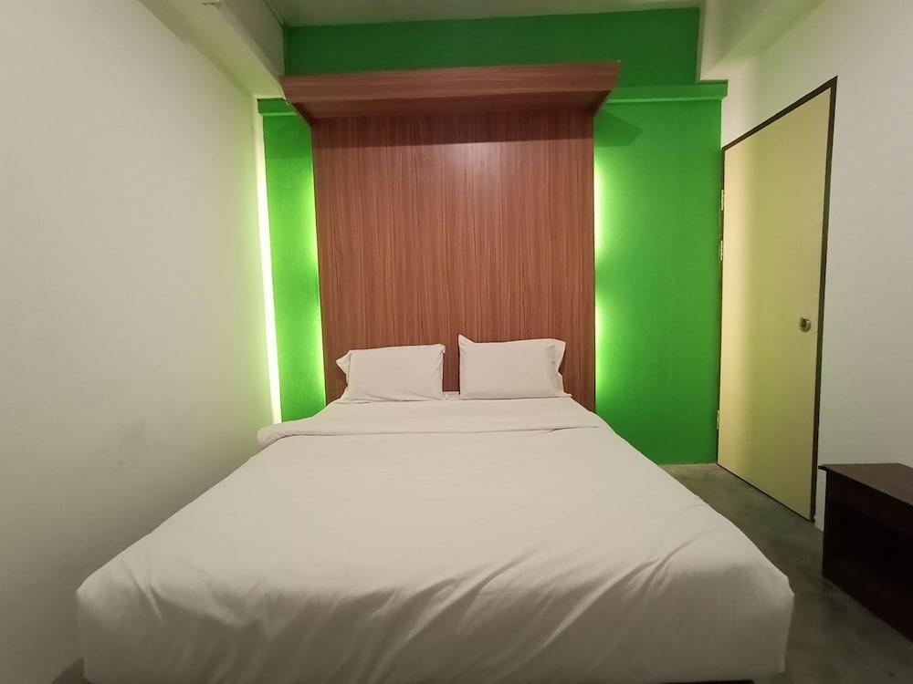 SPOT ON 89909 Stay-on 002