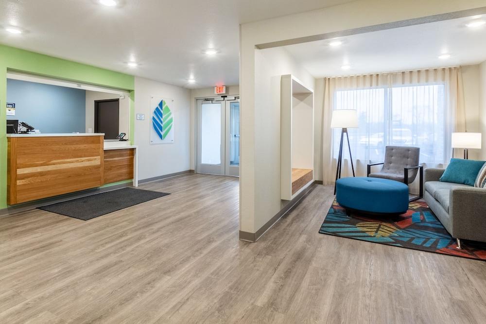 WoodSpring Suites Colton