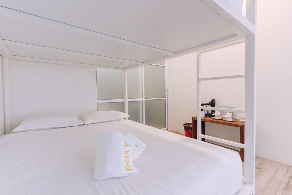 Roxy Sematan Villa & Townhouse