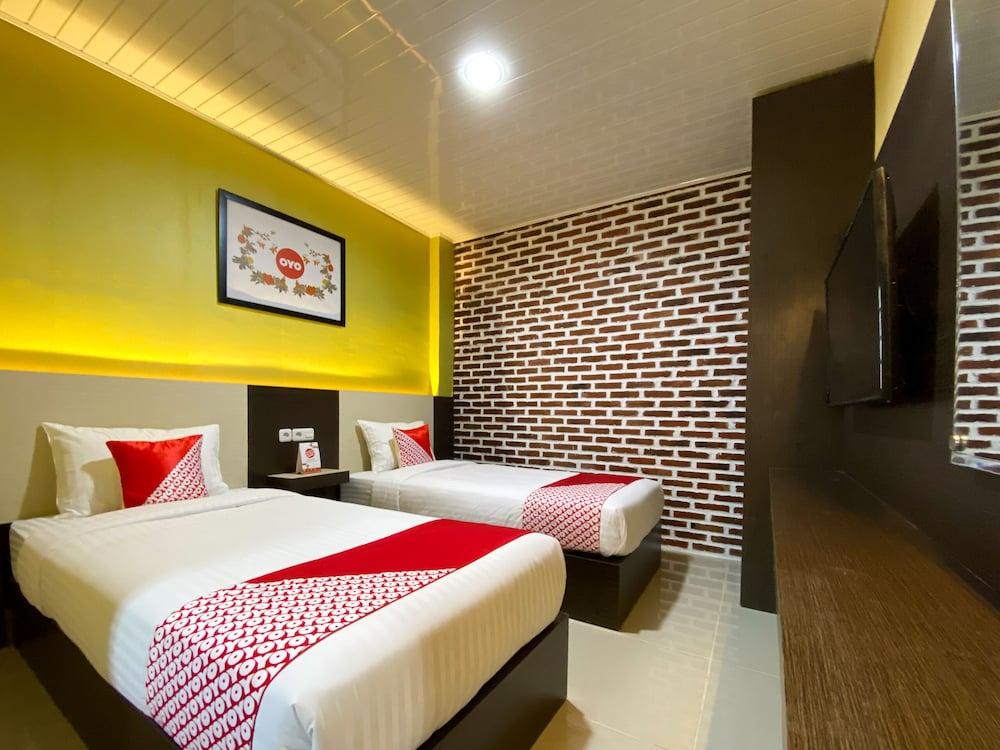 Oyo Kelapa Gading Guesthouse