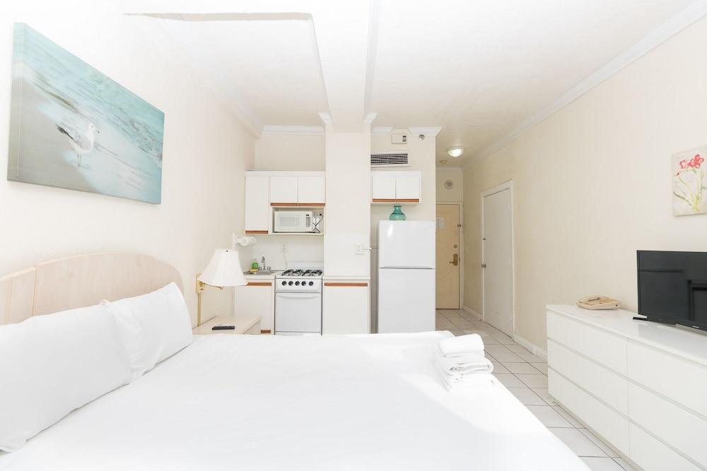 467 Studio Hollywood Beach Resort