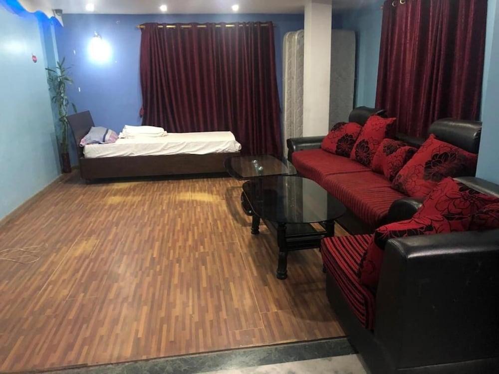 Nargan Hotel & Apartment