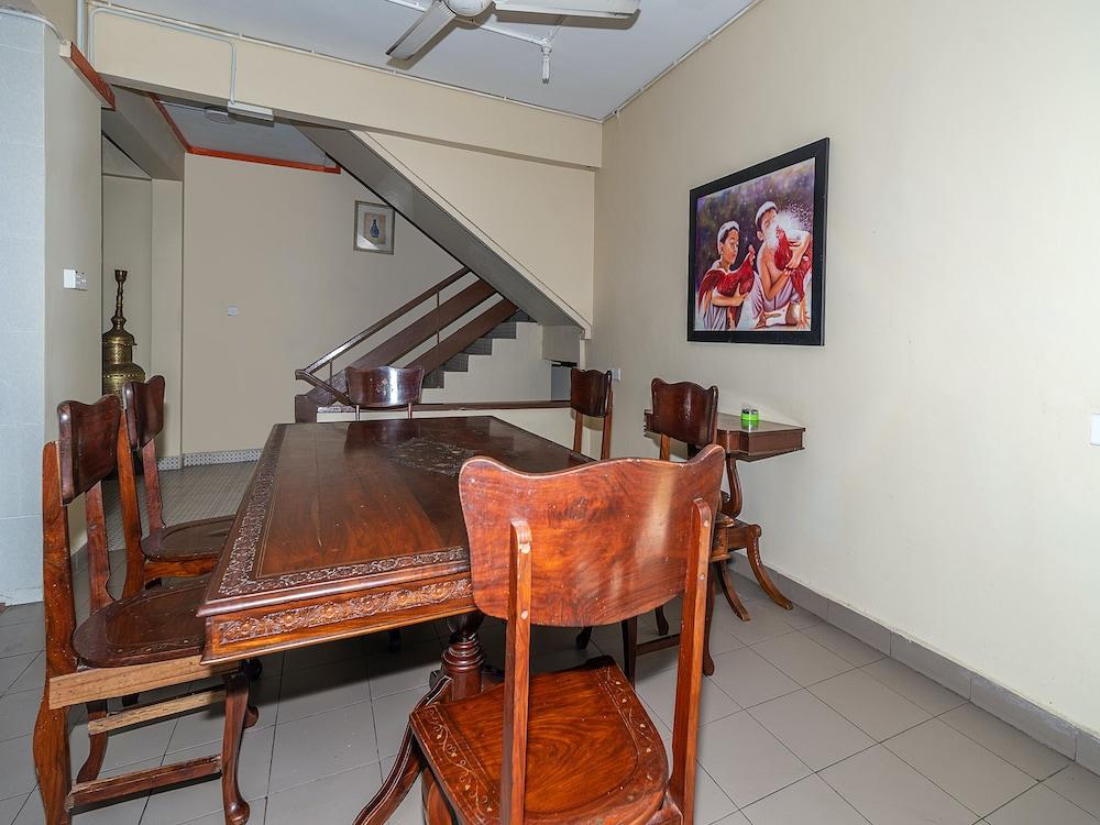OYO 89932 DD Homestay