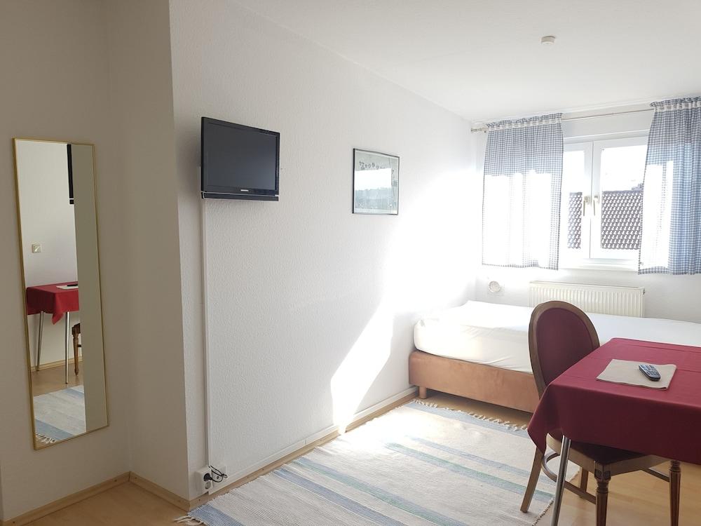 Hotel - Pension - Weller