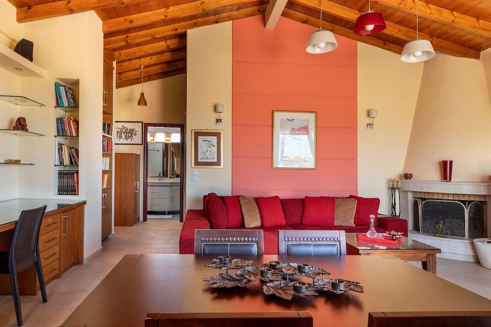 Apollo Sea View Apartment