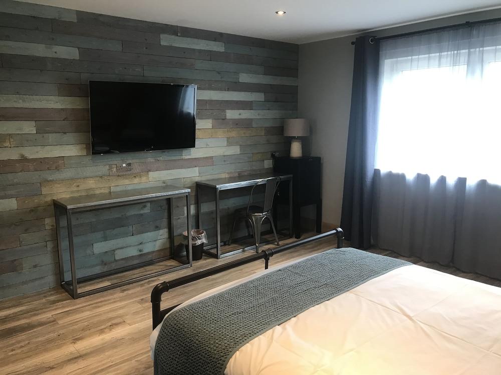 The Shack and Pods at Inchree