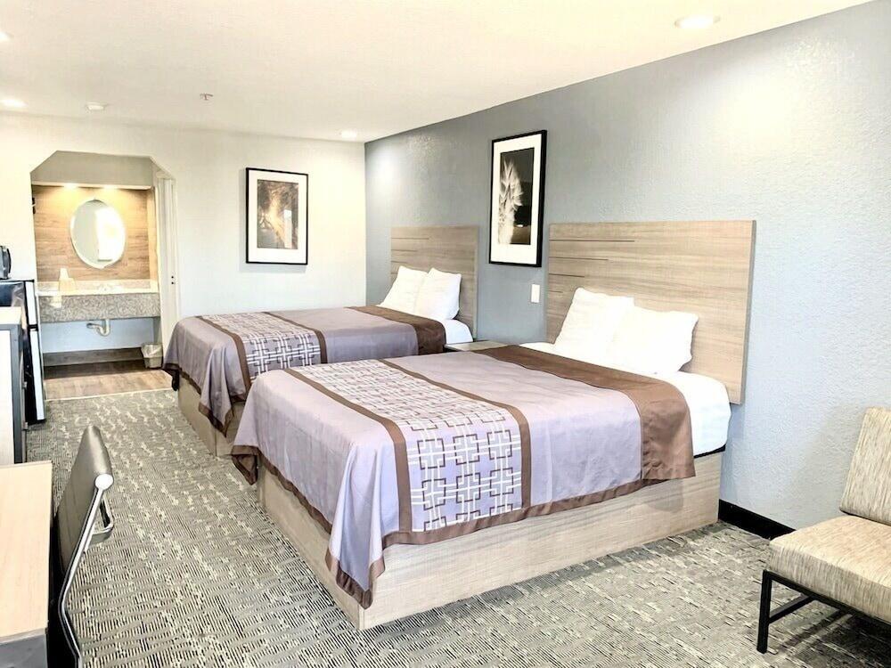 Sunrise Inn & Suites