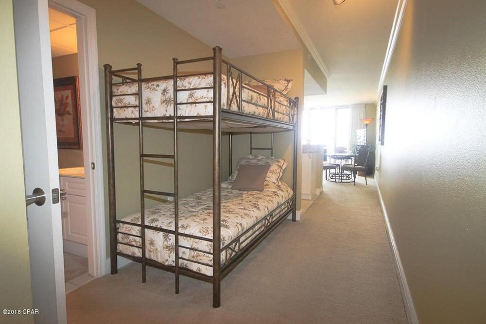 Emerald Beach by Forehand Rentals