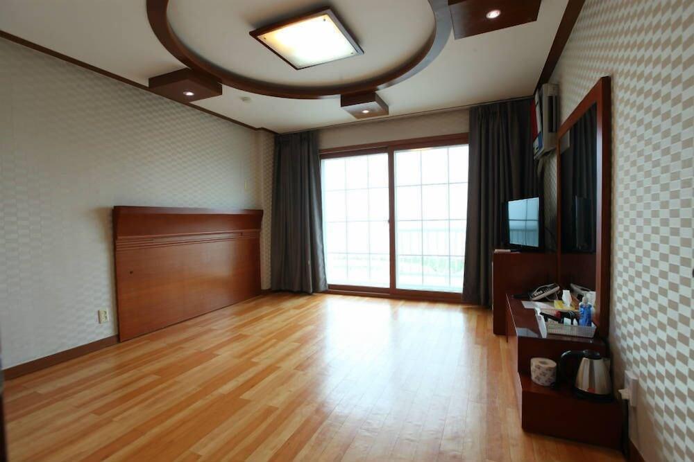 Benikea Mountain and Sea Yangyang