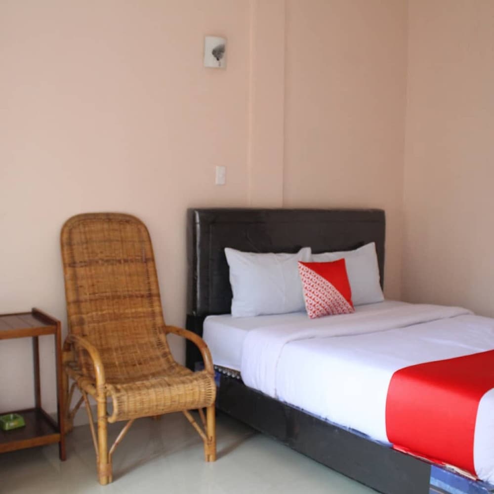 OYO 2799 Berastagi Backpacker Rooms