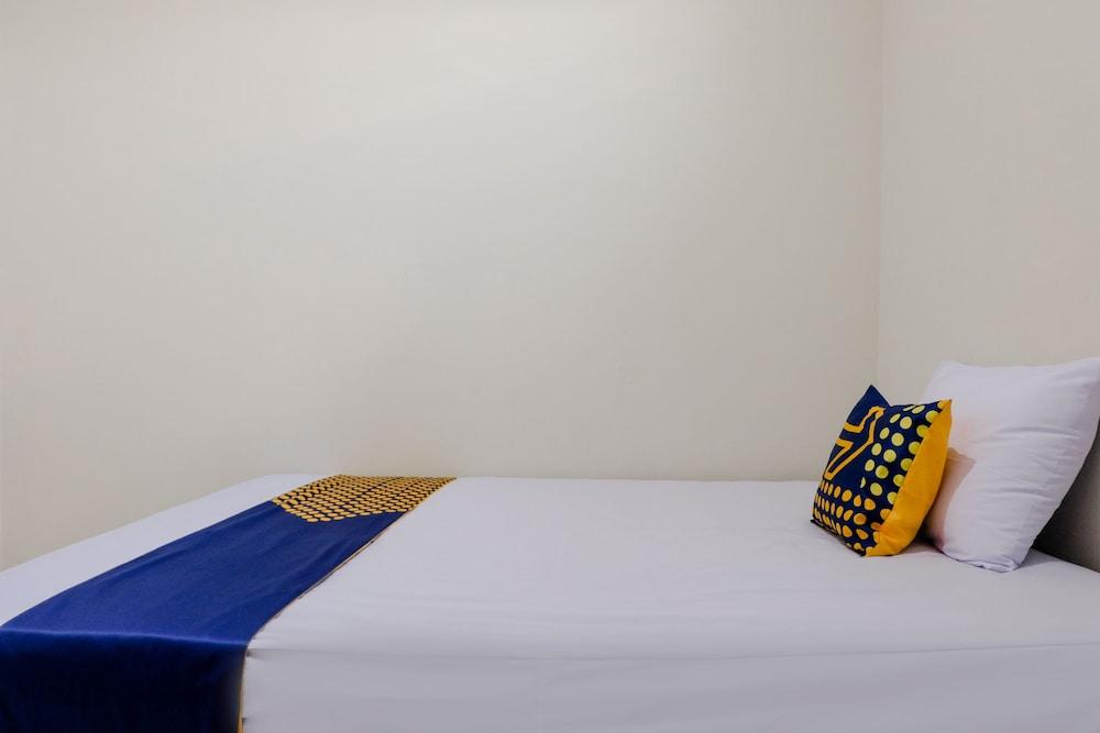 SPOT ON 2723 Gatsu Kost