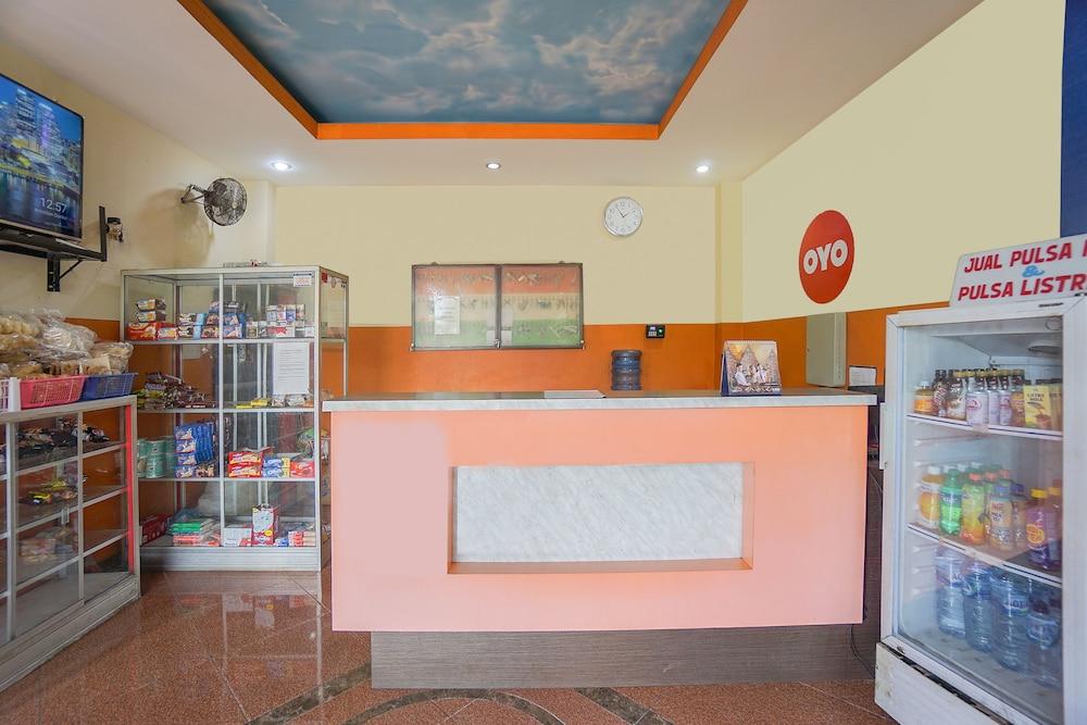 Super OYO 2639 Oxy Townhouse