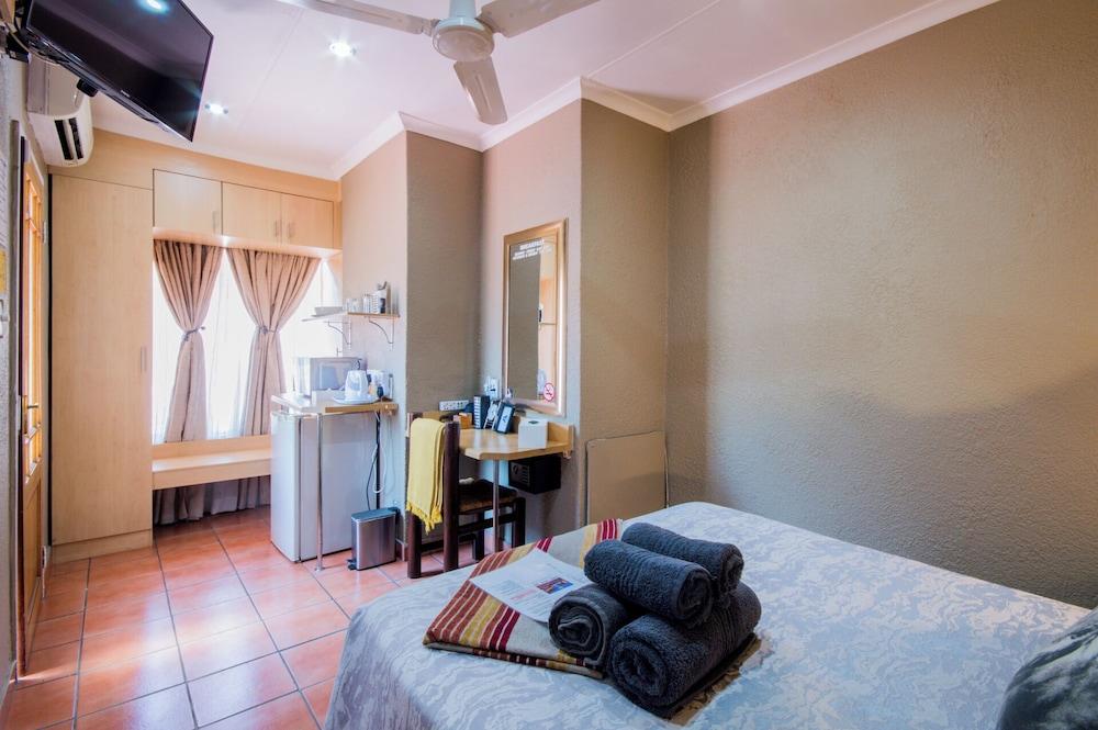 Marle' Lodge Bed & Breakfast