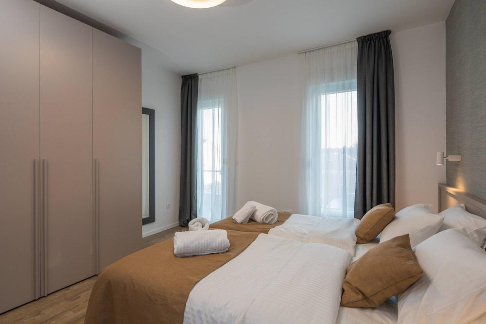 Luxury Villa Romeo with Heated Pool