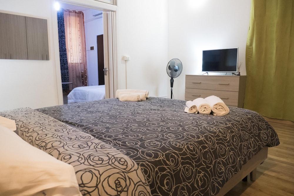 Casa Bella University