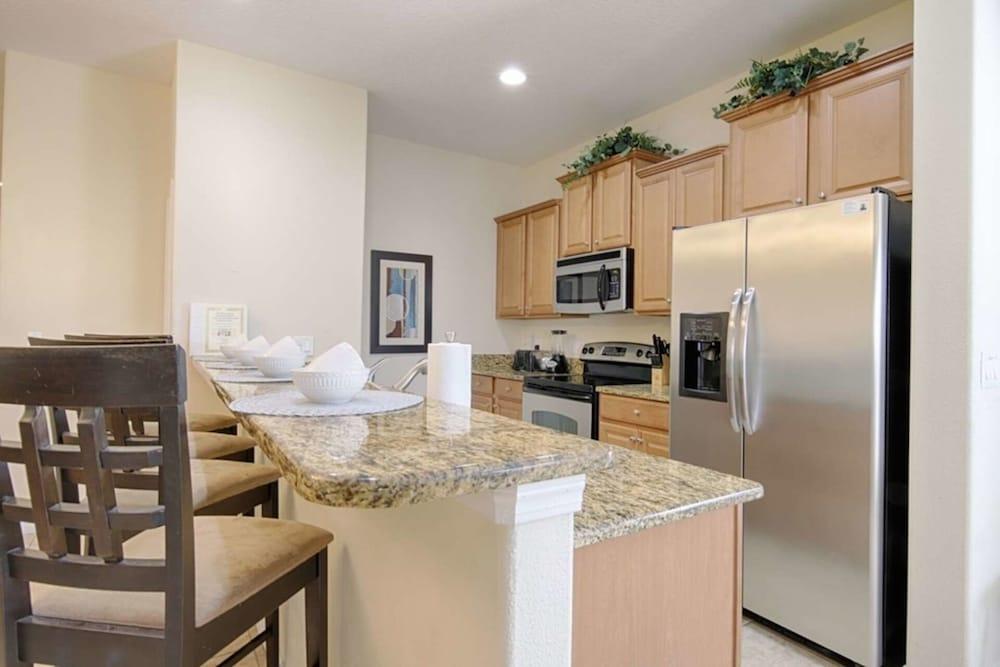 Paradise Palms-ru1049