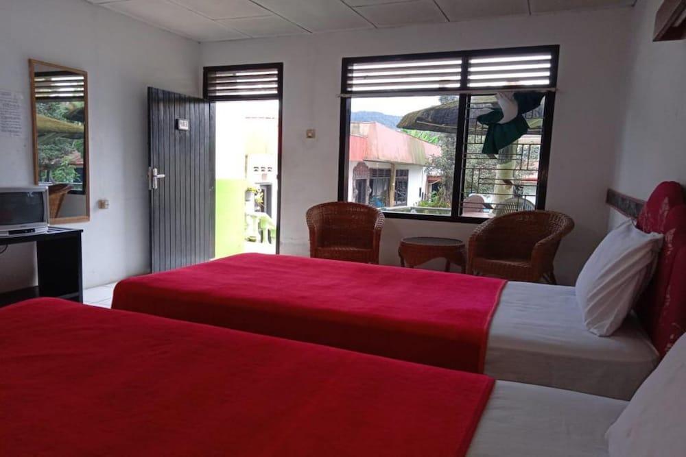 OYO 2322 Dien Karona Hotel