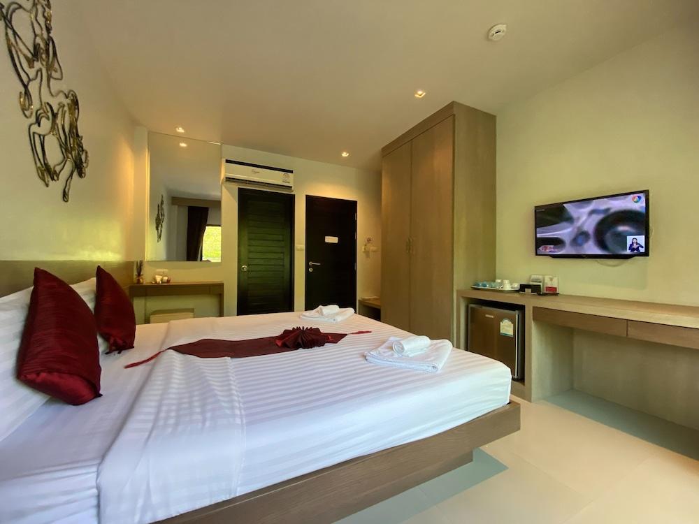 Zodiac Seaview Patong