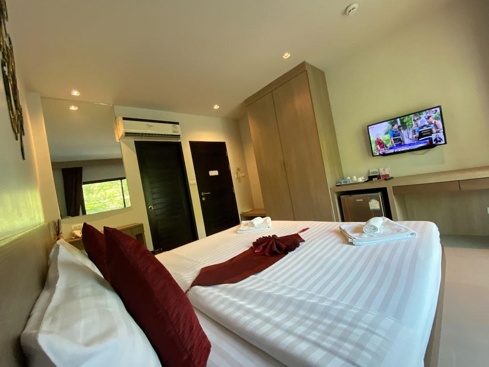 Zodiac Seaview Patong