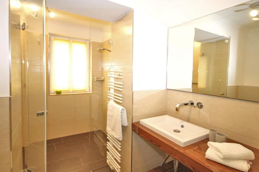 Villa Löwenstein - Wohnung 3 / 9838