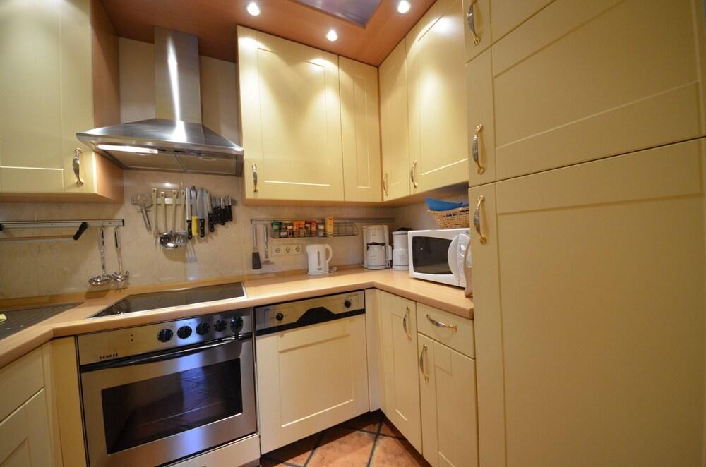 Eck - Reethaus "sturmhaube"