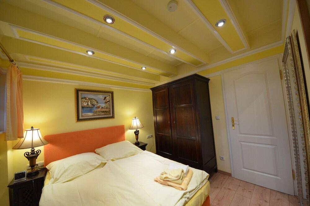 Großes Reethaus 17c "dünenrose"