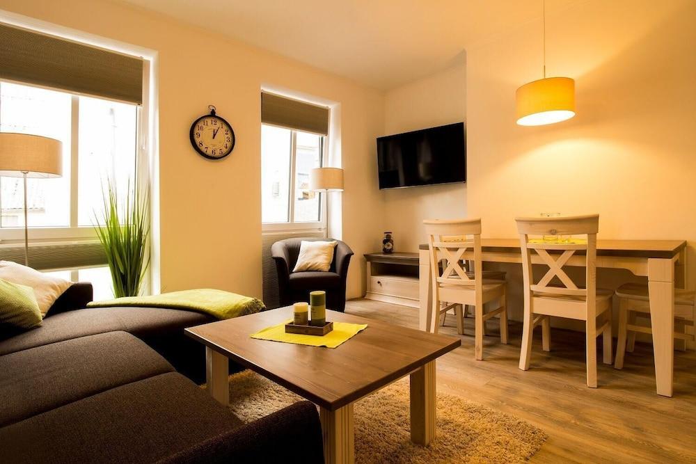 Frau Clara Haus - Ecke 1