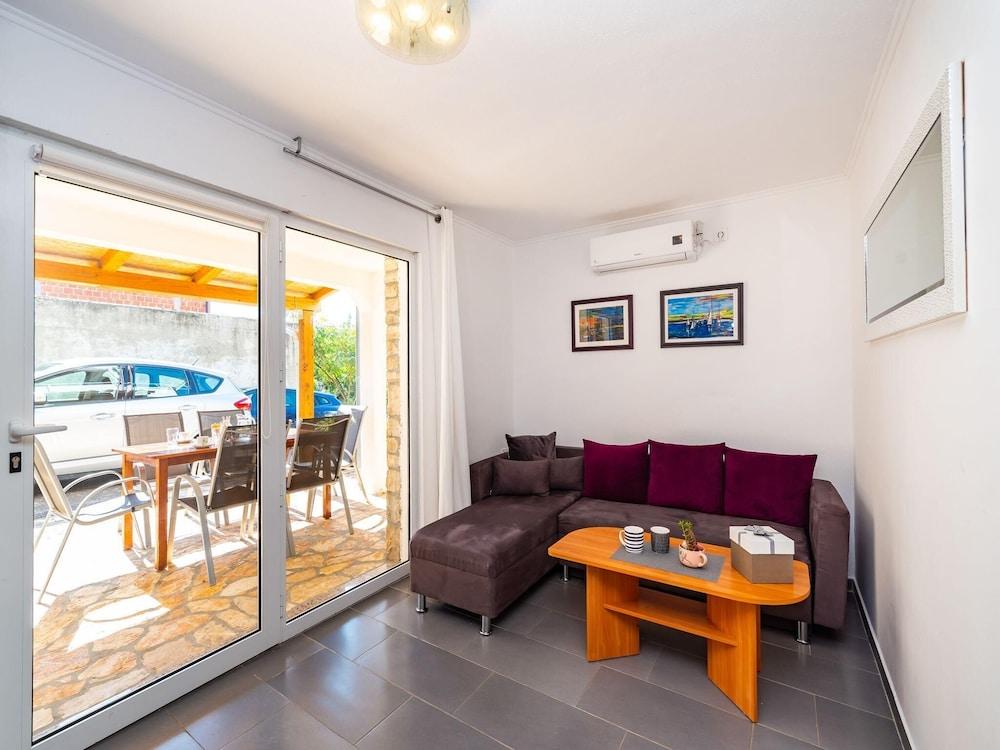 Apartment Maia Lena A1