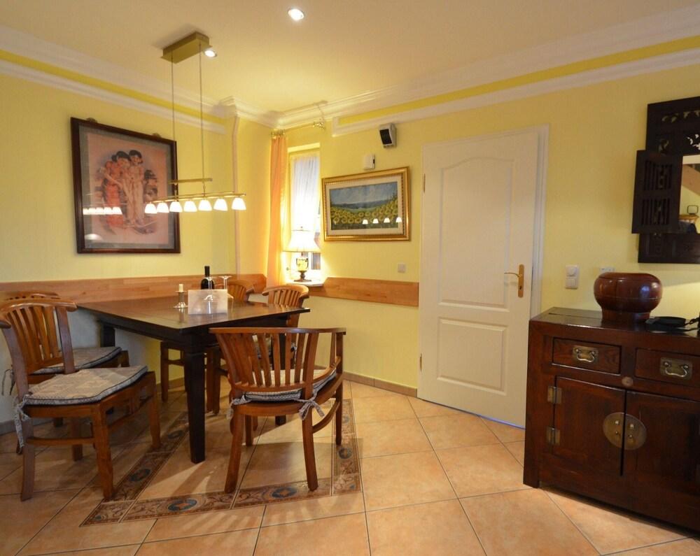 Reet - Eckhaus 17f "moosbeere"