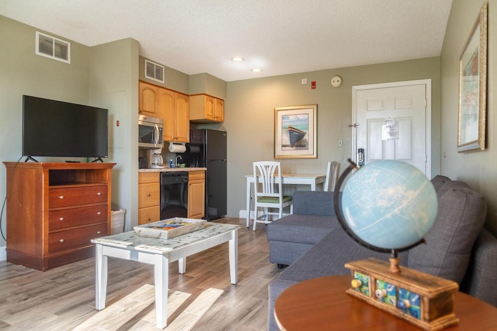 Palm Studio by Orlando Short Term