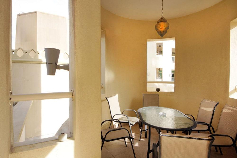 Private Beach Shoreline Luxurious Apartment