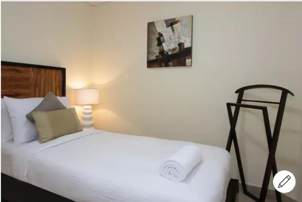 Private Beach Shoreline Luxurious Apartment