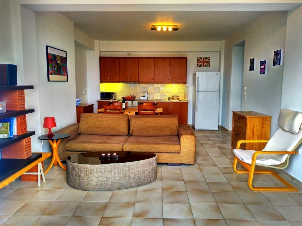 Alekos Beach Houses-Roni