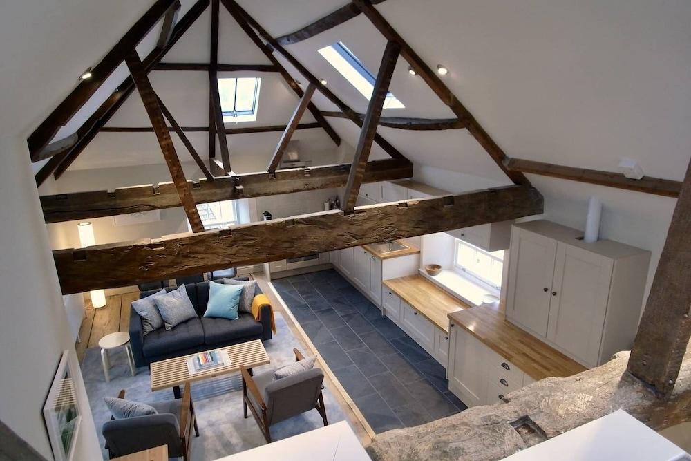 Stylish Wells Penthouse With Cathedral Views