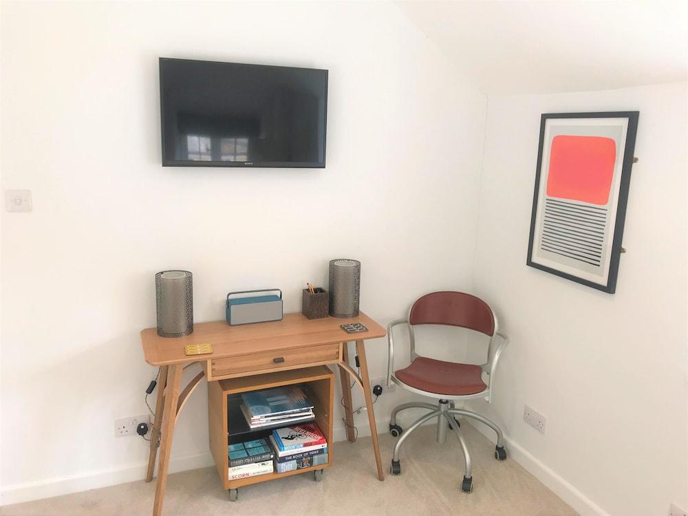 The Cottage, Lower St, West Chinnock