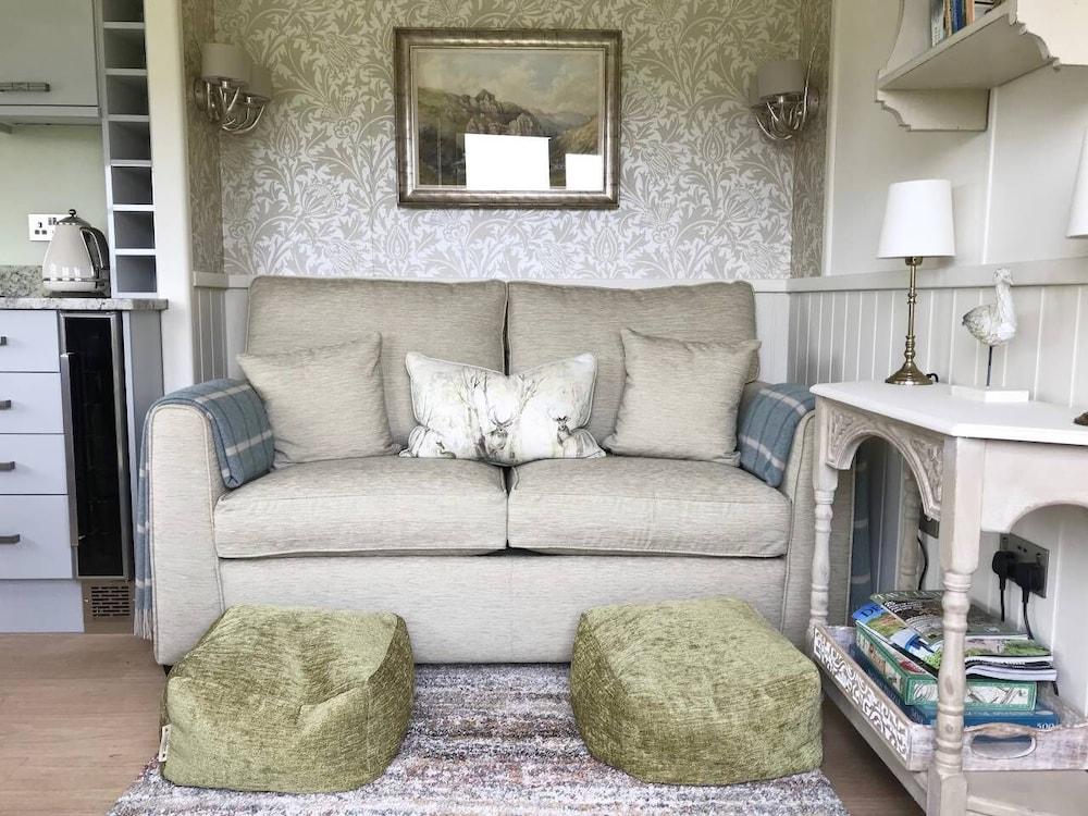 5 Luxury Shepherds Hut Mobile Home