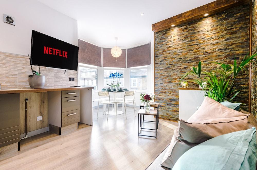 Stay With Empire- Dickson Road