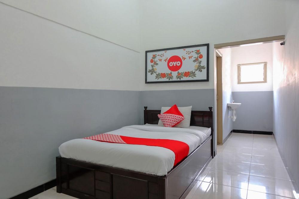 OYO 1028 Garuda Residence