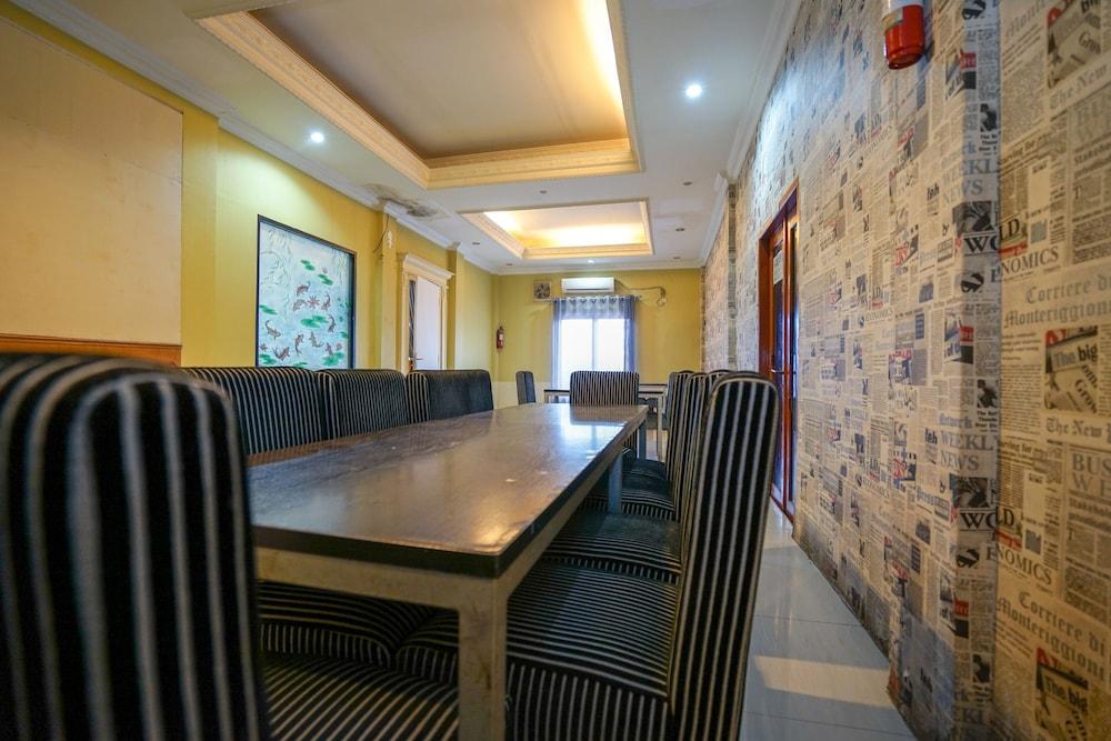 OYO 1273 Hotel Belvena