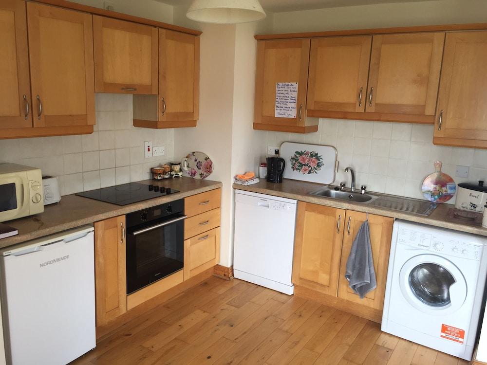 Cliff View, No 2 Knockrahaderry