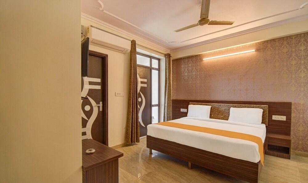 Hotel Radha Nikunj Residency