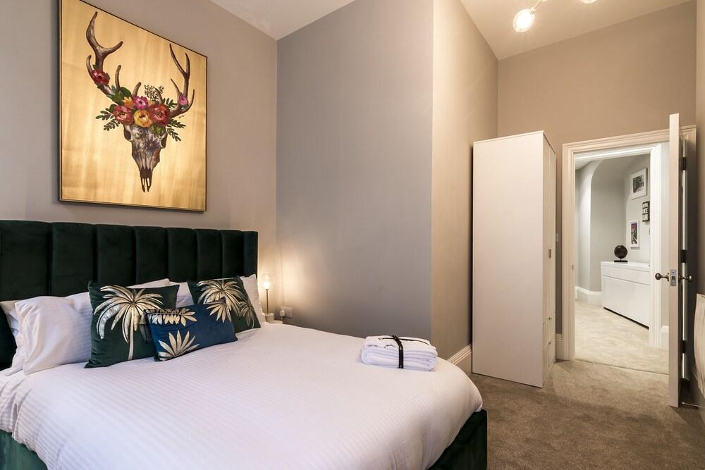 Pieces of Eight Two Bedroom Apartment