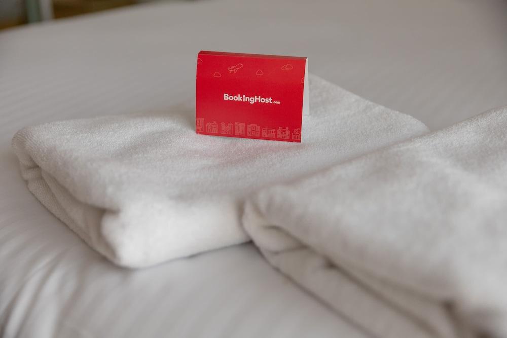 Wola Chic Brown Studio