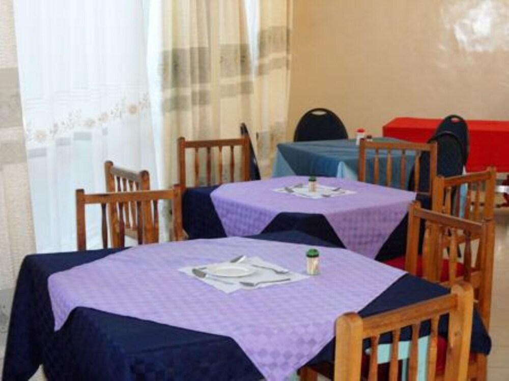 Tausi Hotel- Homabay